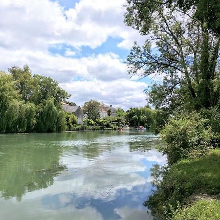 Quai Des Fleurs Panzió Saint-Savinien Kültér fotó